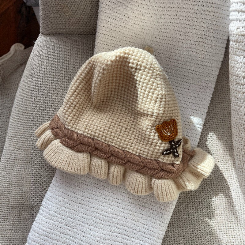 Стилна зимна шапка - бежова