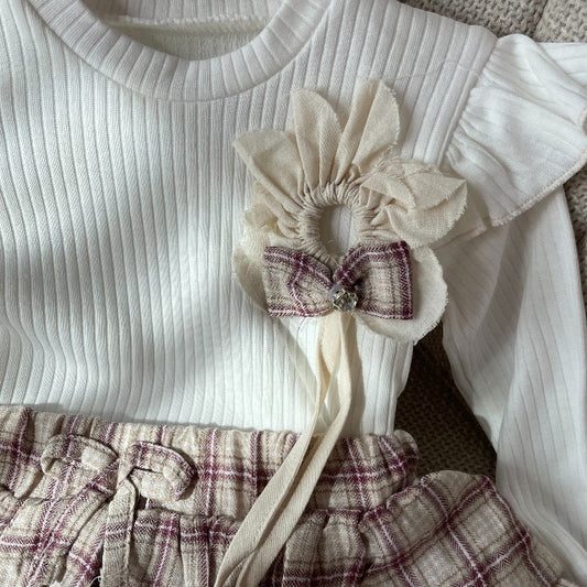 Kомплект от две части с пола-панталонки и акцент цвете