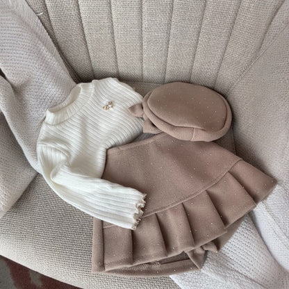 Детски комплект – панталонки + блузка + шапка в бежово