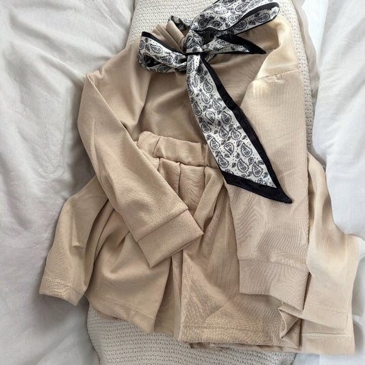 Стилен детски комплект от две части – блуза и пола