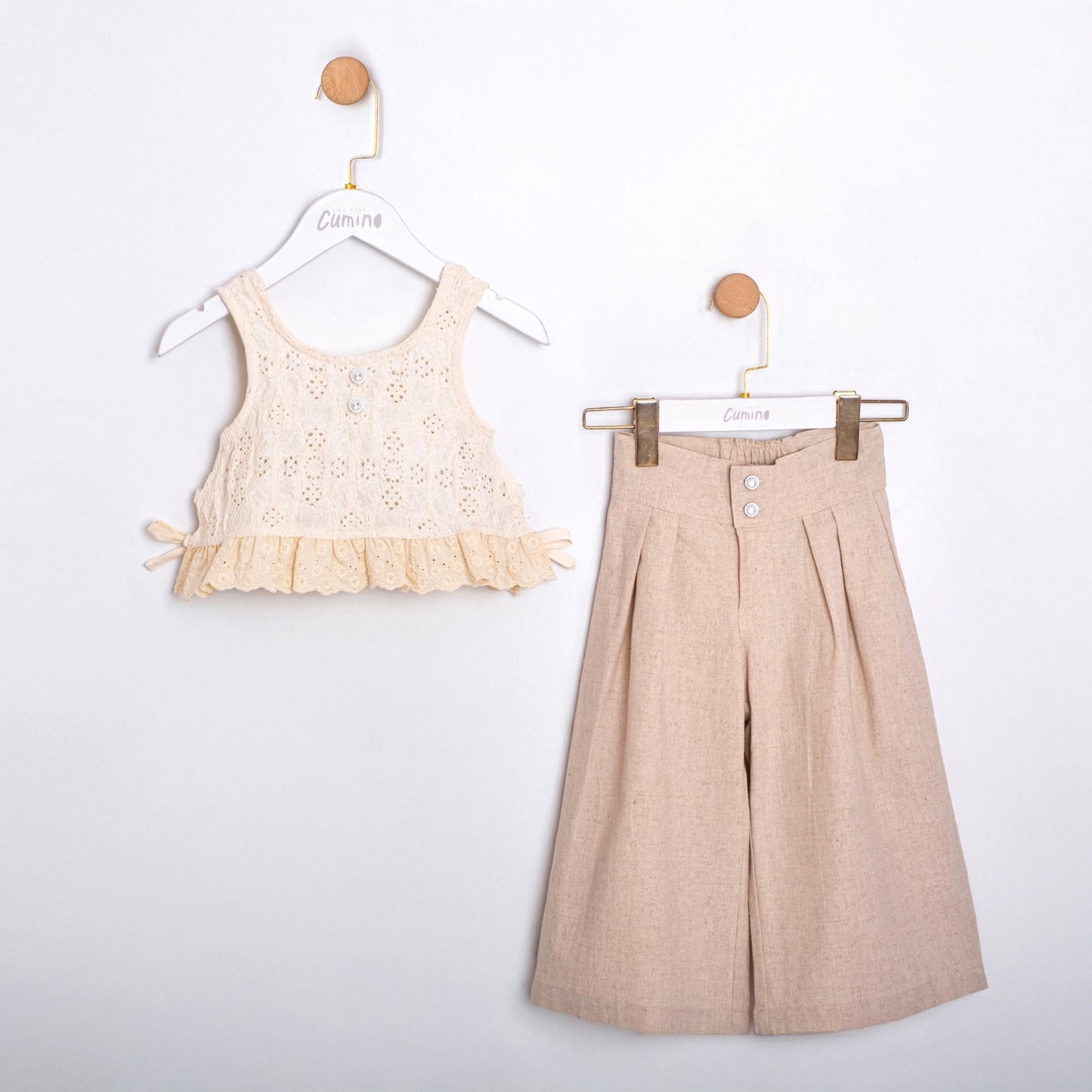 Леко пролетно комплектче от две части – бежово