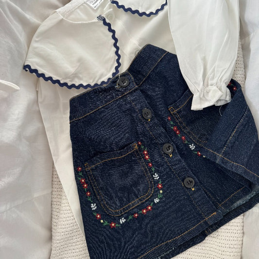 Стилен комплект с дънкова пола и риза