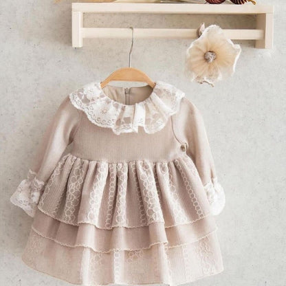 Кукленска приказка в бежово с лента