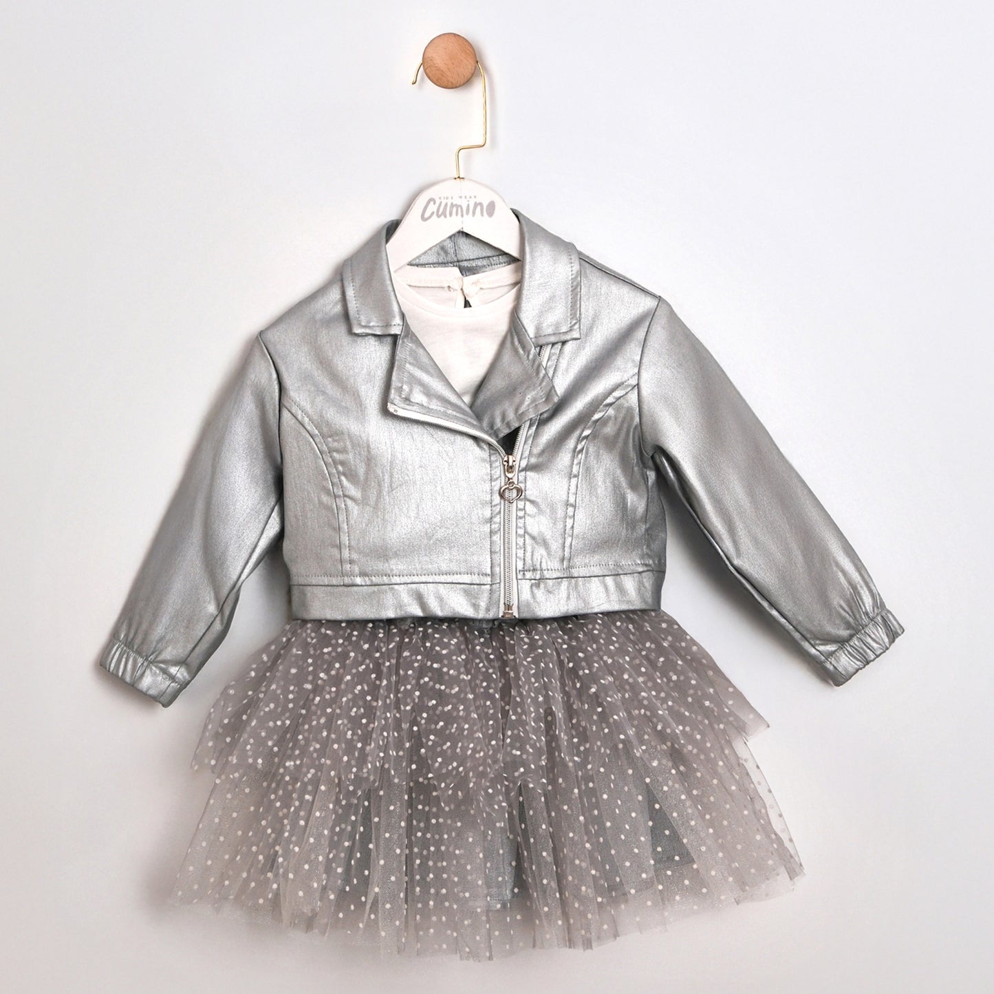 Комплект от три части – яке, блуза и пола