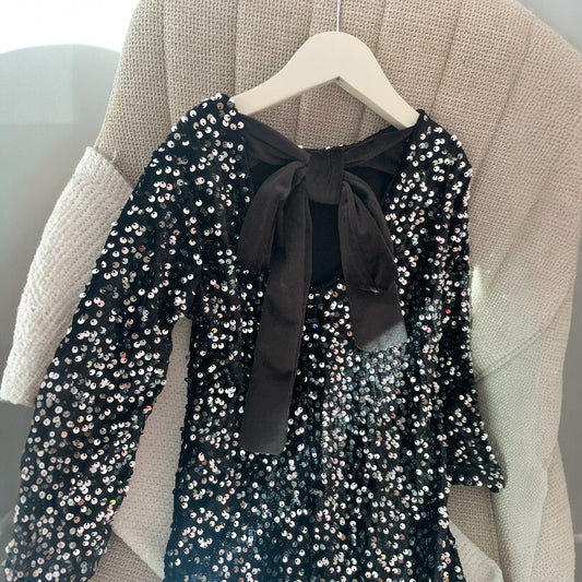 Детска рокля с пайети – черна, елегантна и празнична