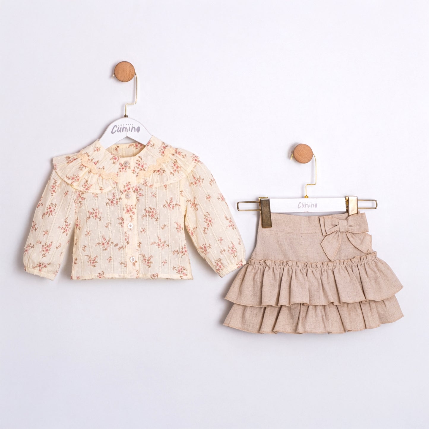 Комплект риза и пола за малки момичета