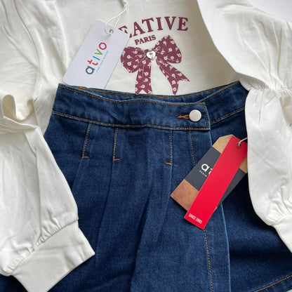 Комплект от 2 асти – дънкова пола-панталонки + бяла блуза