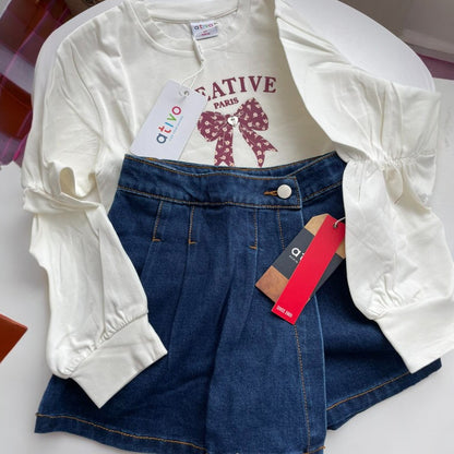 Комплект от 2 асти – дънкова пола-панталонки + бяла блуза